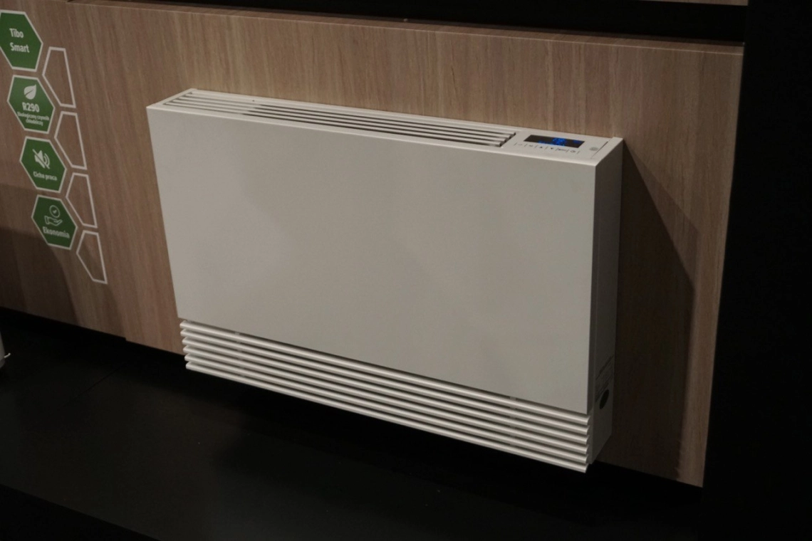 Standul Mycond la Warsaw HVAC Expo 2023, prezent&acirc;nd soluții HVAC avansate.