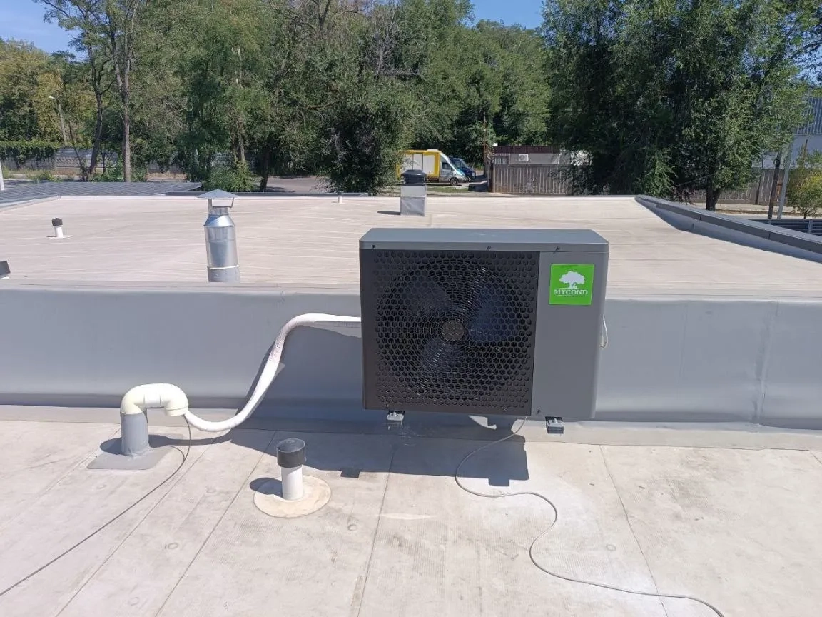 Instalare cabană cu pompe de căldură Mycond Split din seria BeeHeat