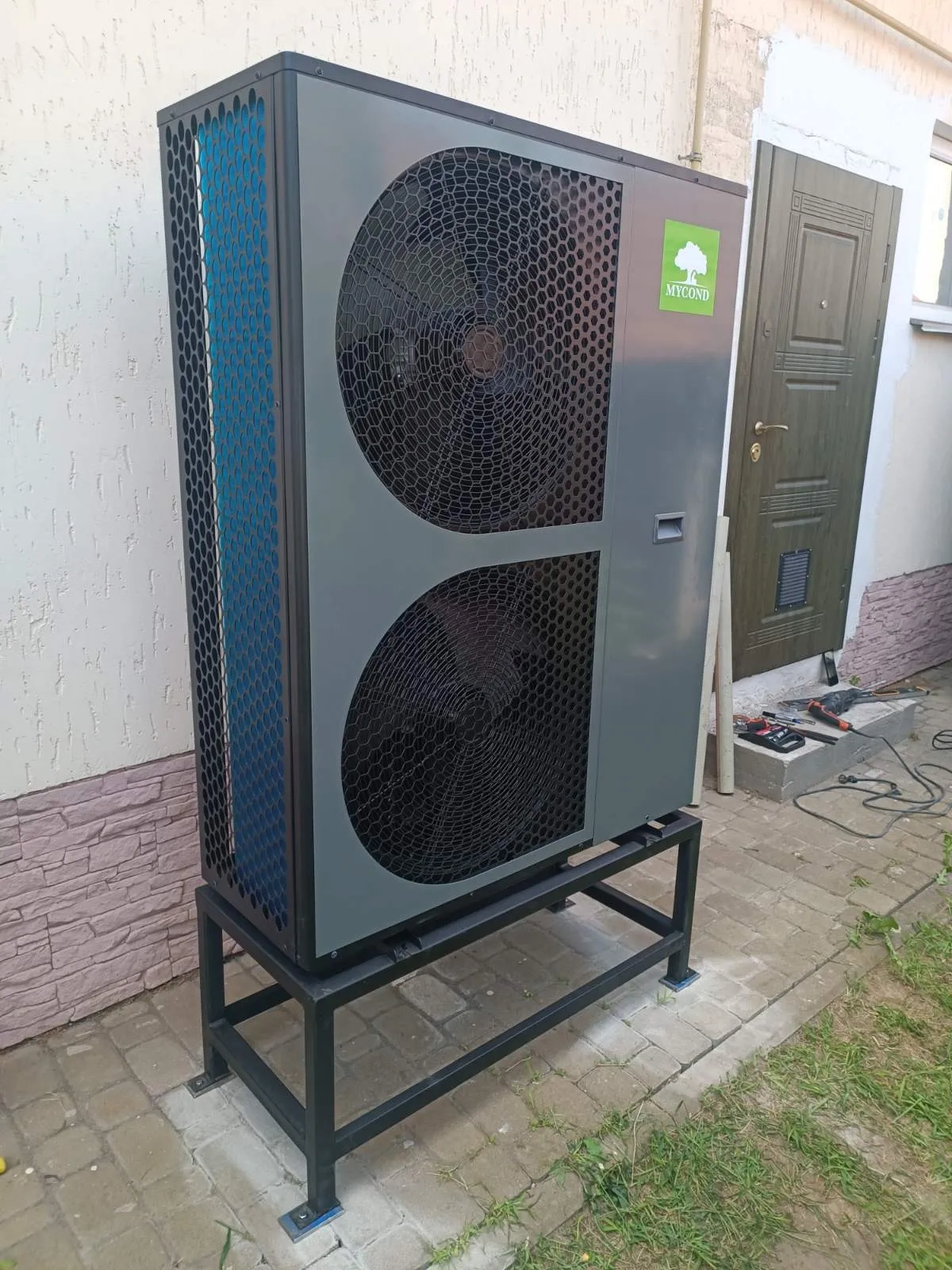 Reședință familială cu pompă de căldură Mycond BeeThermic