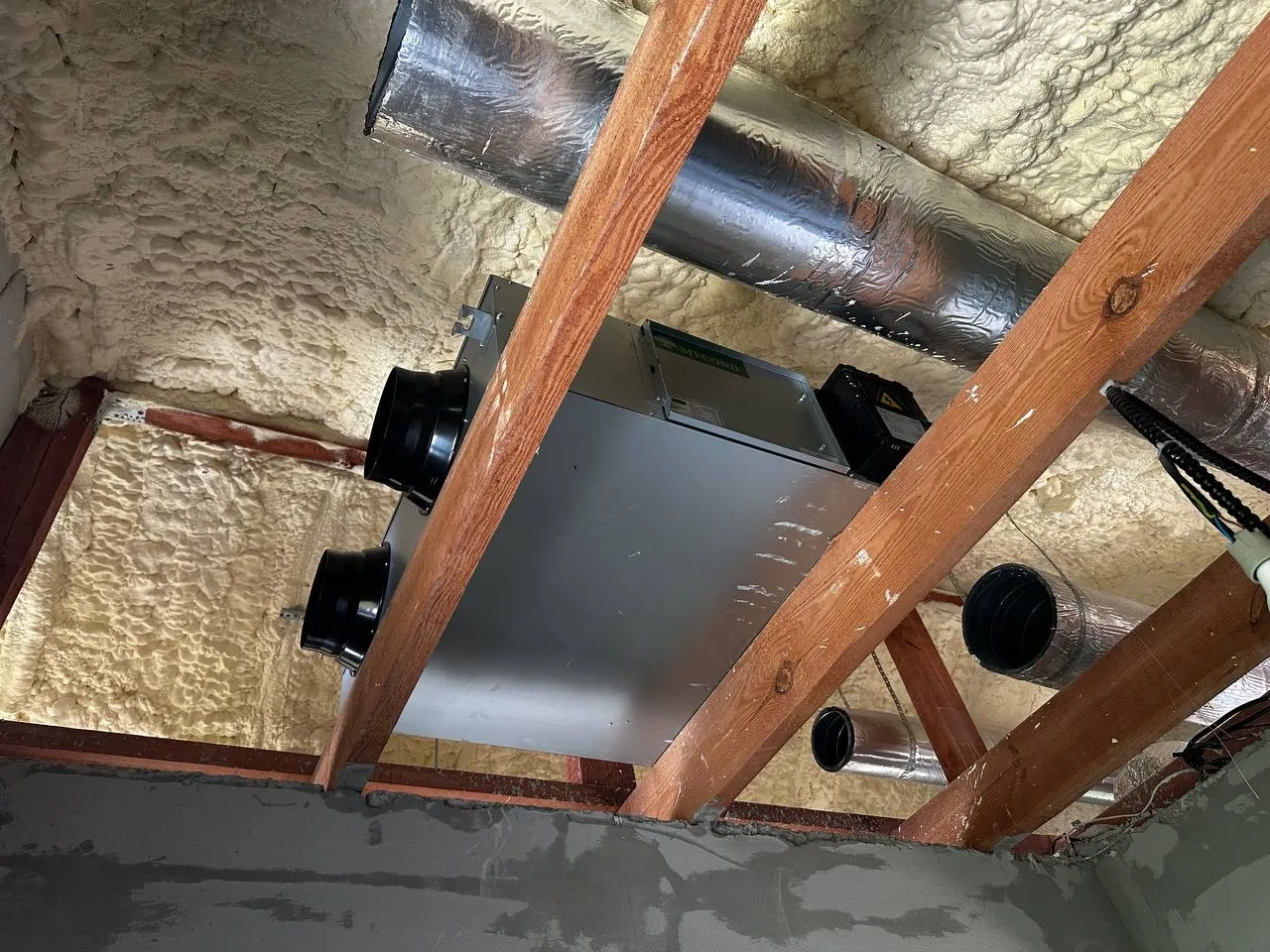 Hala de producție cu unități de ventilație cu recuperare de energie Mycond MVS DW