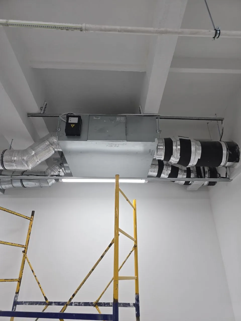 Centru comercial cu unități de ventilație cu recuperare de energie Mycond MVS